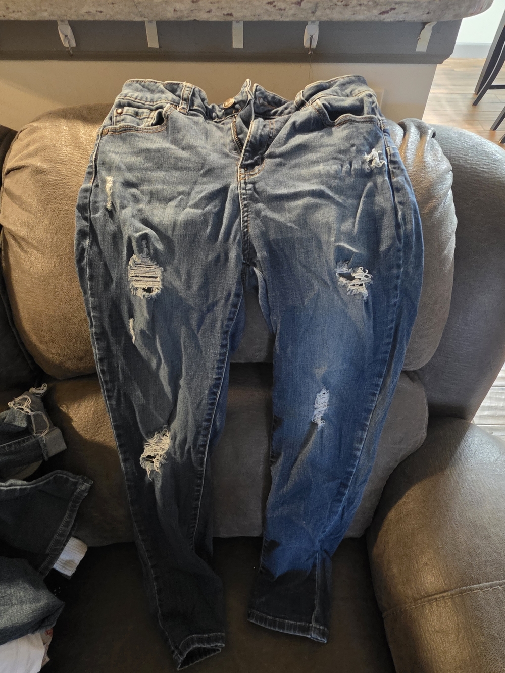 Womens Distressed Blue Denim Jeans - Casual Ripped Skinny Fit